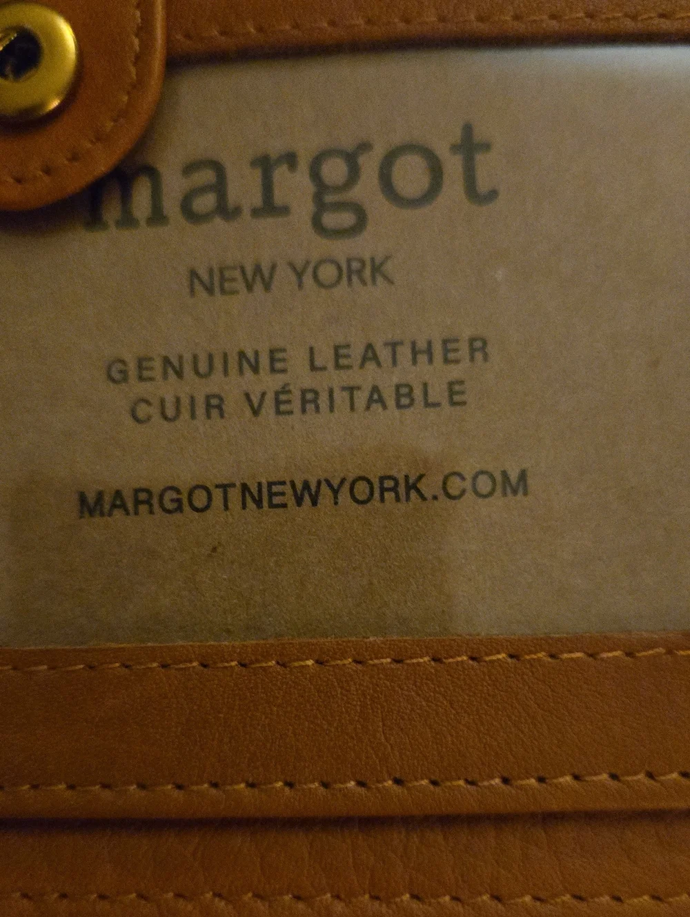 N/A compact wristlet